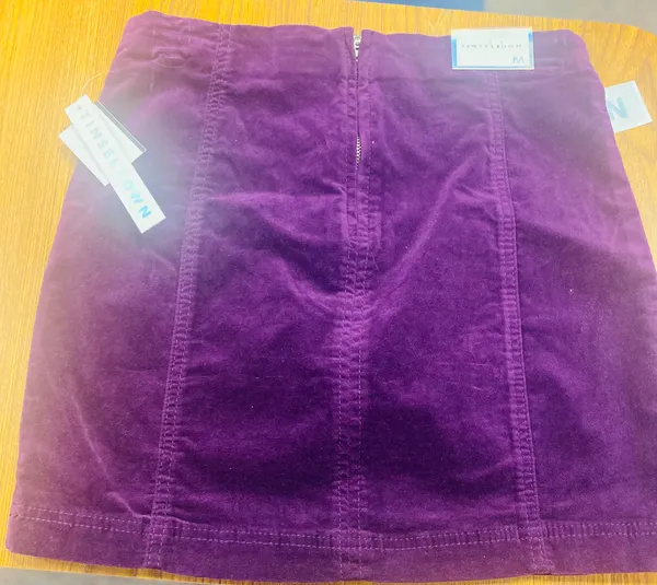 Tinseltown New with tag women's solid velvet mini skirt with zipper size medium - Image 3