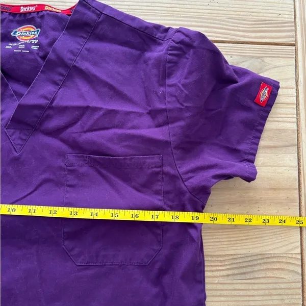 Dickies Scrub Top XS Purple V-Neck Chest Pocket Medical Uniform 83706 EGWZ - Image 5