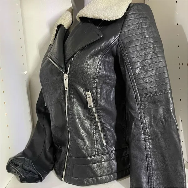 Women's Black Faux Leather Jacket M Quilted Sleeves Sherpa Collar - Image 6