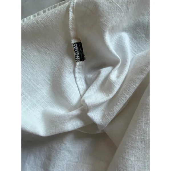 White Linen Blend Sleeveless Tank Top Wooden Button Back High Low Hem Size Large - Image 8