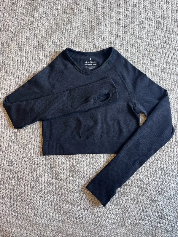 NWOT Amazon Aoxjox Long Sleeve Cropped Workout Top with Thumbholes - Black Marl - Image 3
