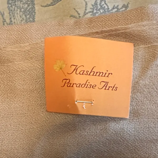 Pashmina nwt full, fine $375 Kashmir Paradise Arts Beige cashmere - Image 3