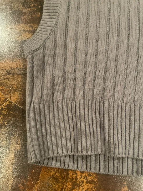 Forever 21 Gray top - Image 2