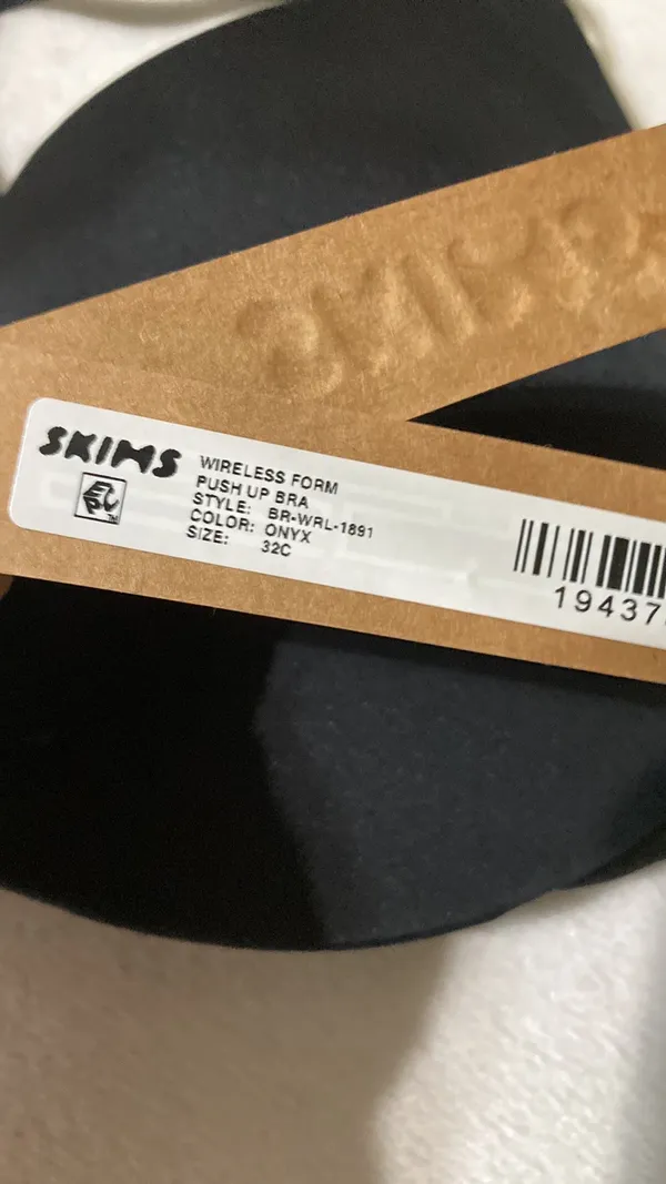 SKIMS Wireless Push-Up Bra 32C - Image 4