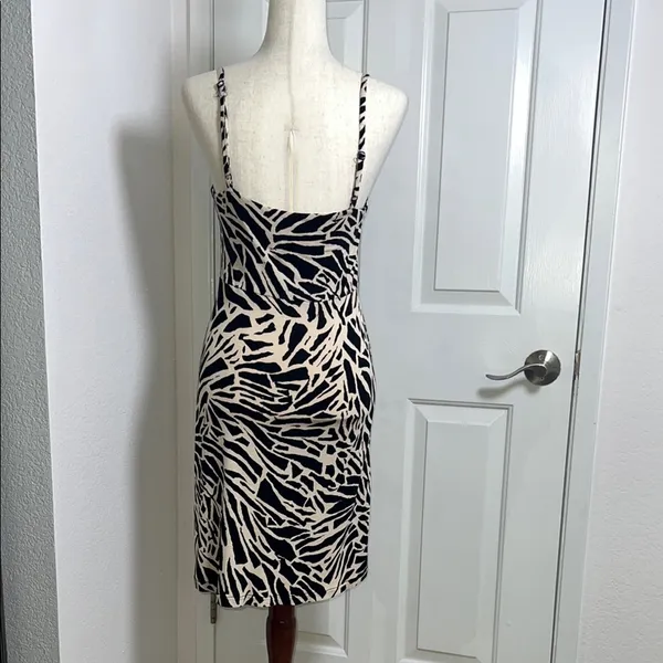 H&M zebra Black‎ and White Midi Sundress with Spaghetti Straps Size Medium - Image 3