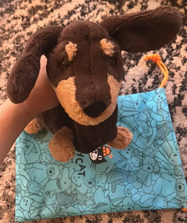 Jellycat Otto Sausage Dog Bag - Image 4