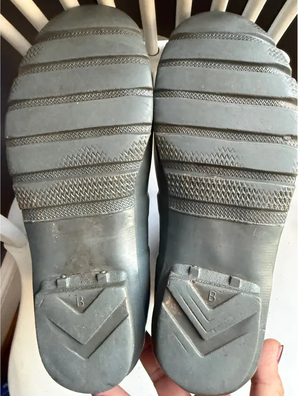 Hunter Original Mid-Calf Rain Boots in Gray, Size 10 - Image 4