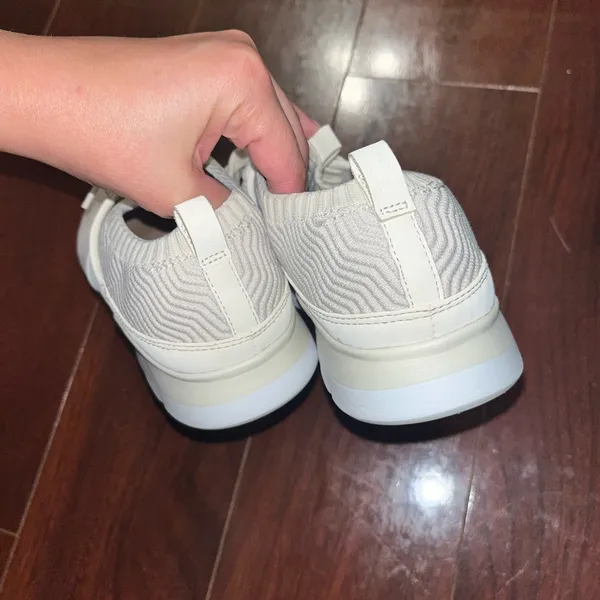 Ugg treadlite shoes - Image 5