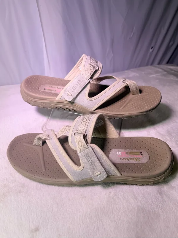 Skechers Women's Light Beige Open-Toe Slide Sandal with Pink Accent - Image 2
