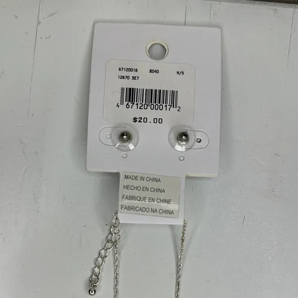 David's Bridal Pearl Necklace and Earrings Set - Image 7