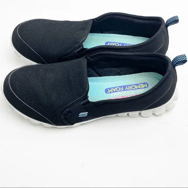SKECHERS Black Air Cooled Memory Foam Lightweight Slip On Shoes, Size 9 Casual - Image 3