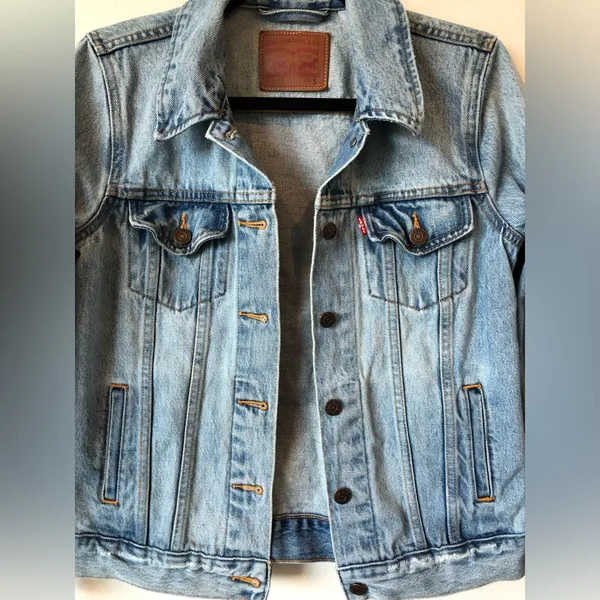 Levi’s Trucker Jacket in All Yours Light Wash Size S - Image 3