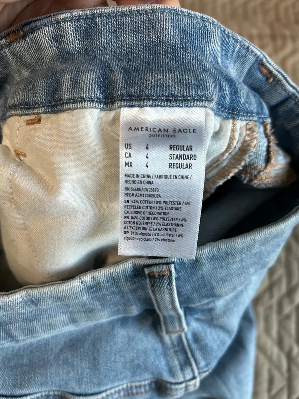 American Eagle Jeans - Image 4