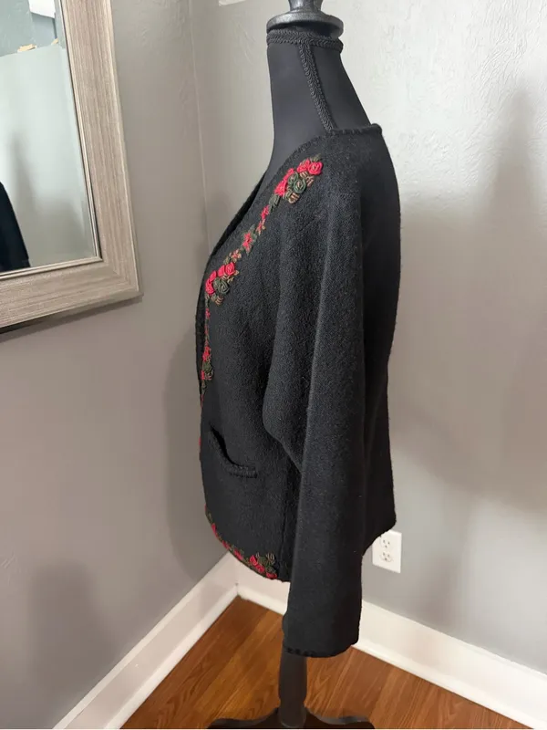 VTG Crystal Kobe Wool Floral Embroidered Black Knit Cardigan Antique Button Smal - Image 5