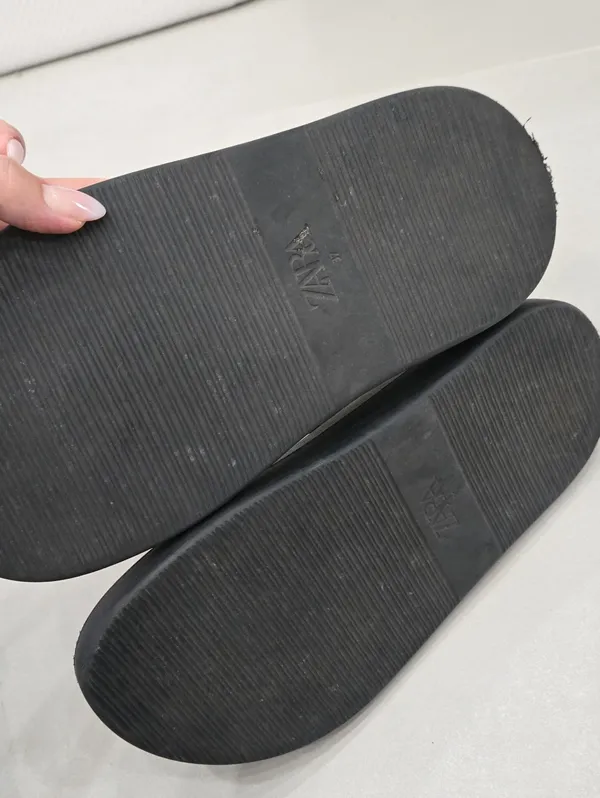 Zara Platform Thong Sandals / Pool Slides in Matte Black Rubber Size 37 - Image 6