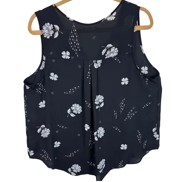 Maurices Womens 1X Black‎ White Floral Chiffon Sleeveless Button Front Blouse - Image 2