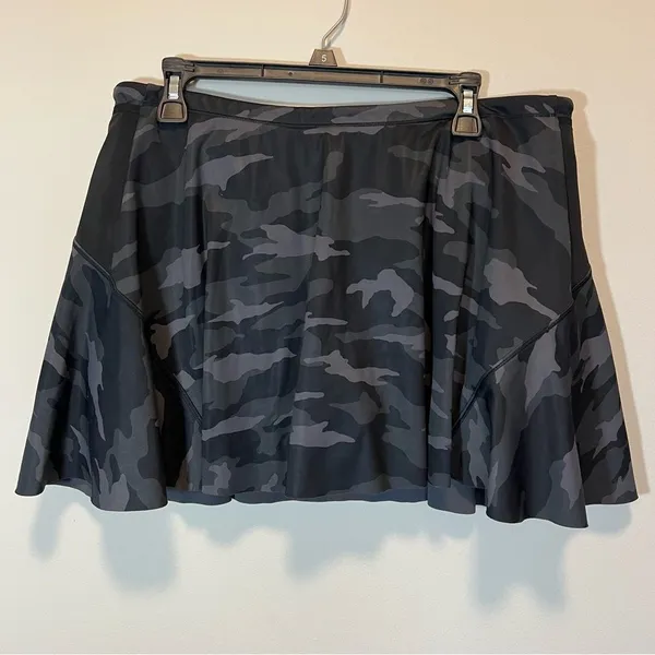 Athleta‎ Match Point Printed Skort Camo Black Gray Large - Image 4