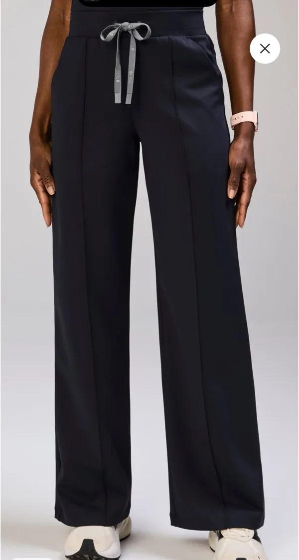 FIGS FormX Navy Scrub Set - Image 11
