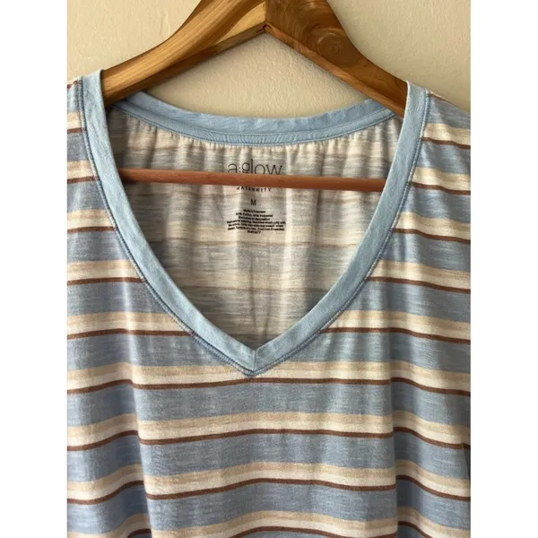 a:Glow‎ Maternity Sz M Pullover V Neck Stretch Tee Shirt Blouse - Image 4