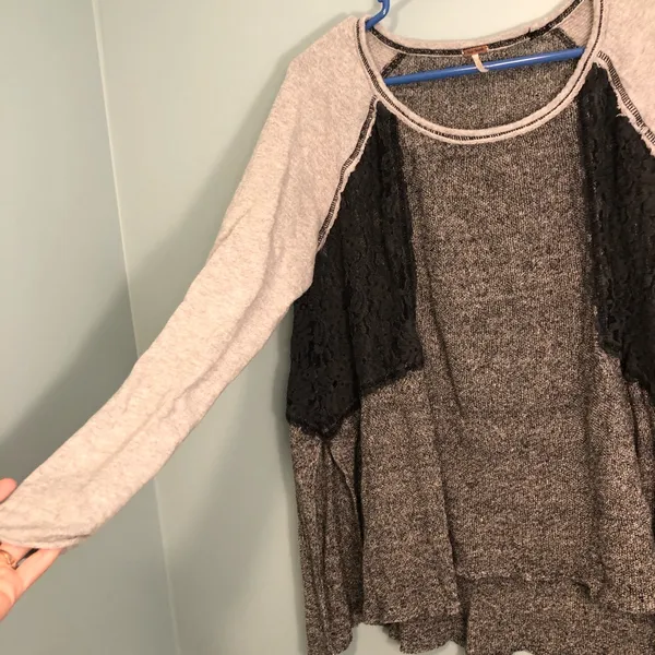 Free people gray oversized sweater! Size small! - Image 3