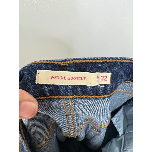 Levis Wedgie Bootcut Jeans High Rise Button Fly Dark Wash Blue W32 L32 - Image 4