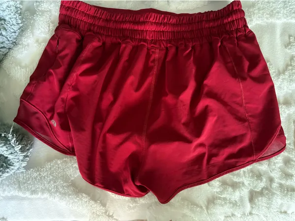 Lululemon High-Rise Hotty Hot Shorts 2.5" - Image 2