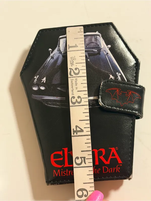 Elvira Mistress of the Dark coffin shaped fold wallet, faux leather 5.6"x4" - Image 8