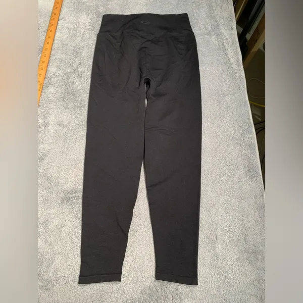 PINK Victoria's Secret Black Leggings medium/short - Image 3