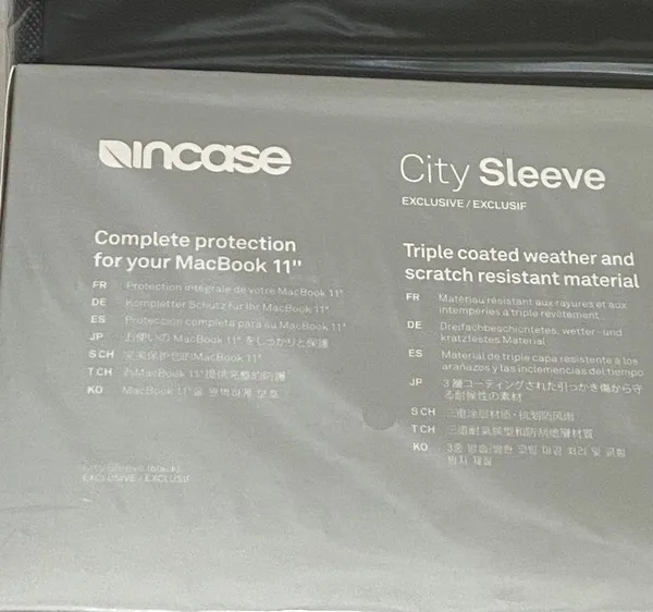 Incase City Sleeve Black 11” MacBook Air Case - Image 5