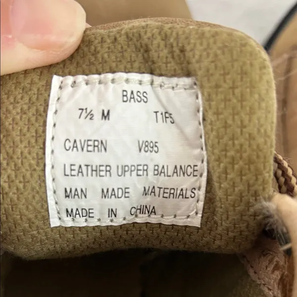 Women’s Bass Hiking Boots – Size 7.5 see pictures for wear - Image 10