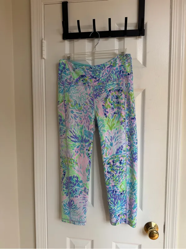 Lilly Pulitzer Luxletic Tropical Floral Crop Leggings Large Pockets - Image 5