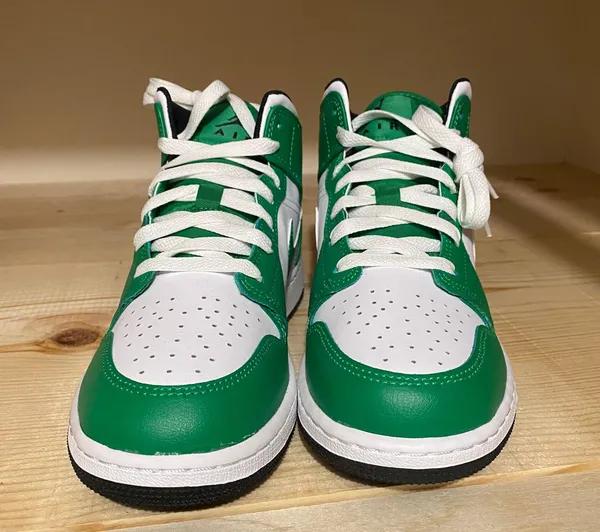 Nike Jordan 1 Mid - Image 2