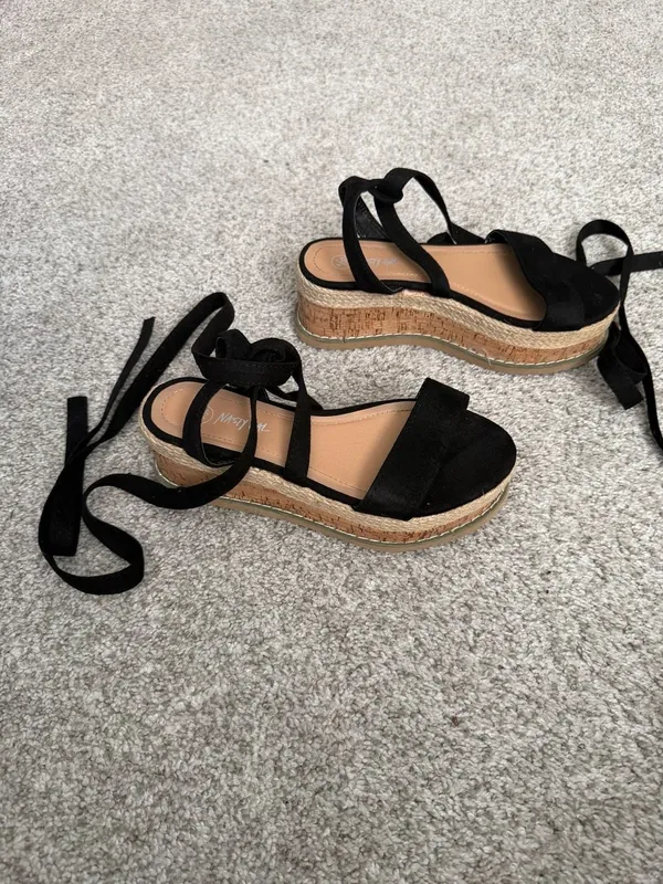 Nasty Gal Black Faux Suede Lace Up Espadrille Flatform Sandals Size 7 - Image 4