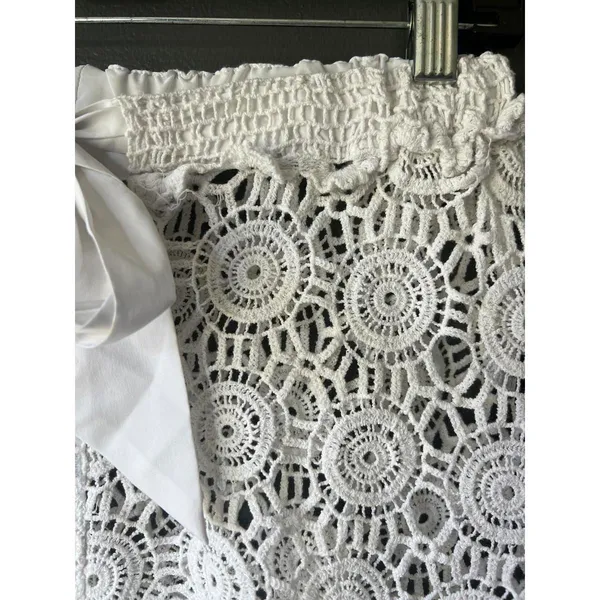 Cynthia Rowley White Crochet Lace Shorts with Tie Waist Size Small - Image 4