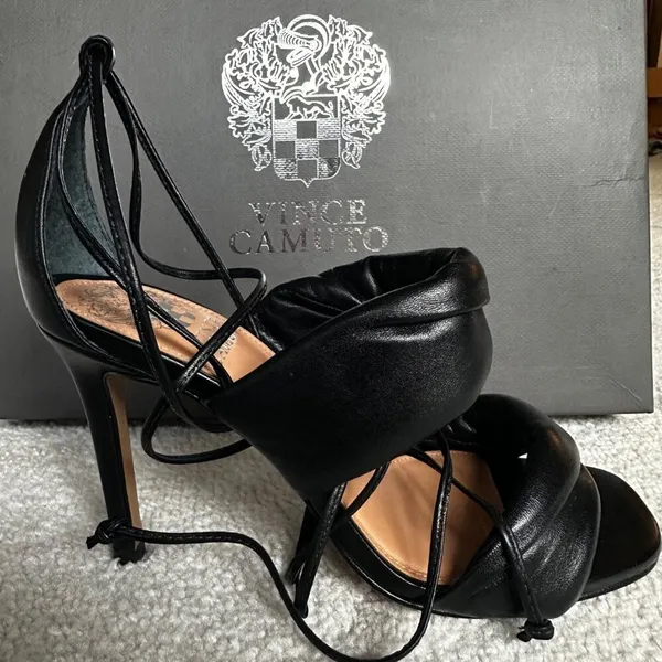 NIB Vince Camuto VC-Andrequa Black Leather Strappy Square Toe Heels - Image 2