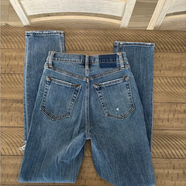 Abercrombie & Fitch Distressed Blue Cropped Jeans - Image 4