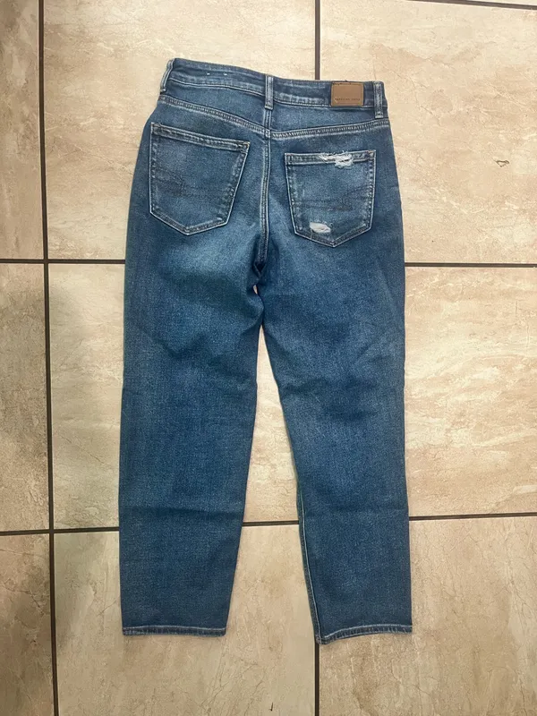 American Eagle mom jeans - Image 3