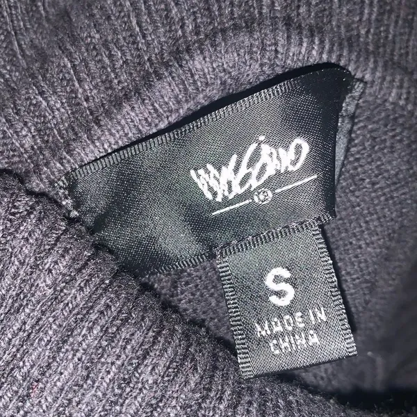 Turtle neck bat wing sweater Black - Image 2