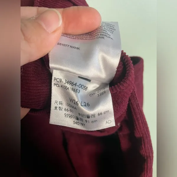 Women’s Levi Maroon Corduroy Wedgie Straight Button Fly Pants Sz 26x26 - Image 6