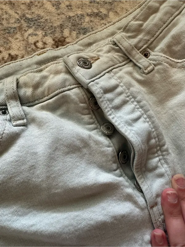 Old Navy Women’s Distressed High-Waist Denim Shorts Size 10 Light Wash - Image 2