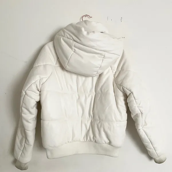 Alo Yoga Faux Leather Boss Puffer Ivory S - Image 18
