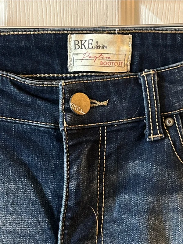 BKE‎ Payton Mid Rise Med/Dark Wash Bootcut Jeans Size 28/31.5” Inseam - Image 3