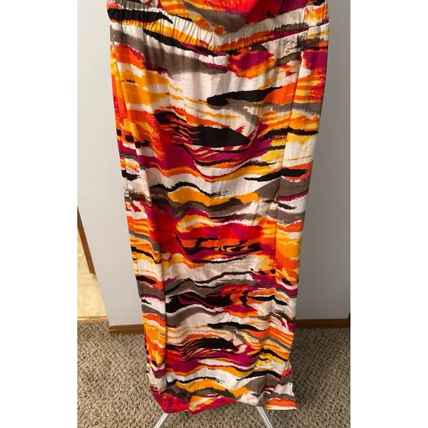 Attention Women's vibrant strapless abstract pattern‎ maxi dress size Medium - Image 3