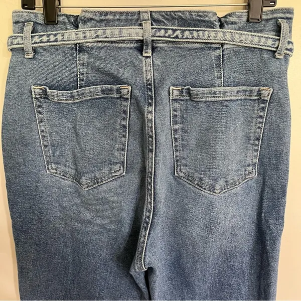 Hollister Jeans Curvy Ultra High Rise Mom Jeans Belted Raw Hem Size 7 Regular‎ - Image 12