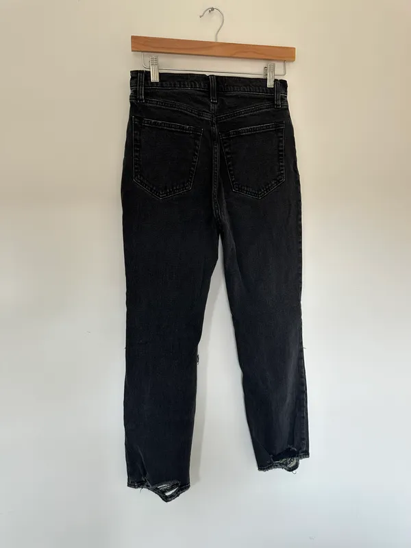 Abercrombie Ultra High Rise Ankle Straight Jean - Image 9