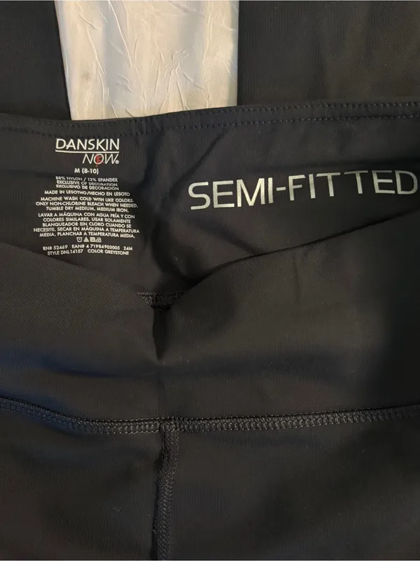 NWT Women’s compression pants, cooling, wicking | Size M Black Size M - Image 3
