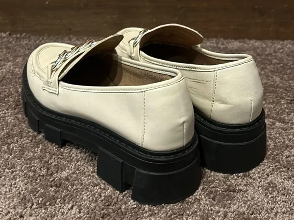 Y2K white chunky loafer with top chain - Image 8