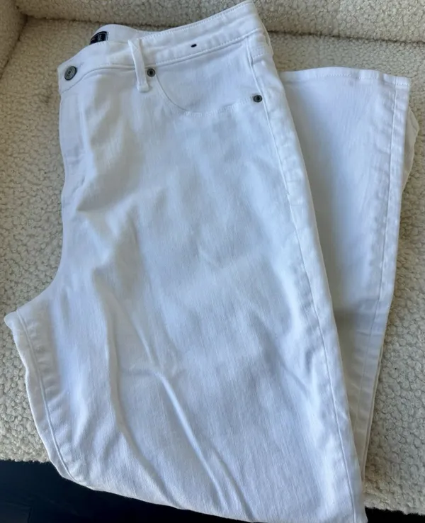 Abercrombie & Fitch Women's Curve Love High Rise Skinny Jeans White Size 16 - Image 2