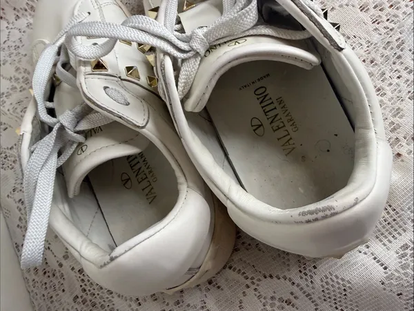 Valentino Garavani White Leather Studded Lace-Up Sneakers with gold Sz 6.5 - Image 3