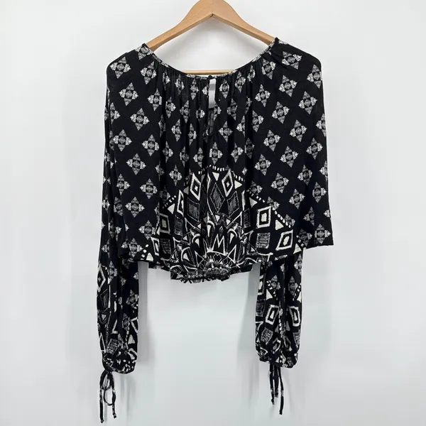 Free People Washed‎ Black Dazed Print Cropped Tie Sleeve Boho Blouse Top Small - Image 5